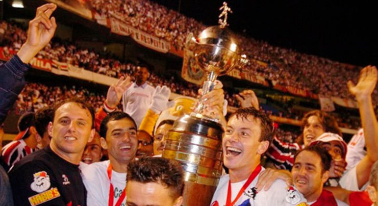 1° - SÃO PAULO (6 finais): 1974, 1992 (campeão),1993 (campeão),1994, 2005 (campeão) e 2006.