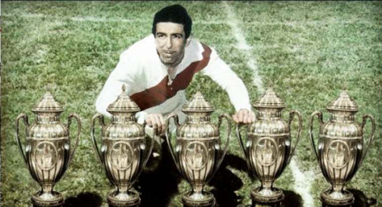 10º - Ángel Labruna - Nacionalidade: argentino - Posição: atacante - Edição que realizou a marca: Copa do Mundo 1958 - Idade: 39 anos, 8 meses e 18 dias.