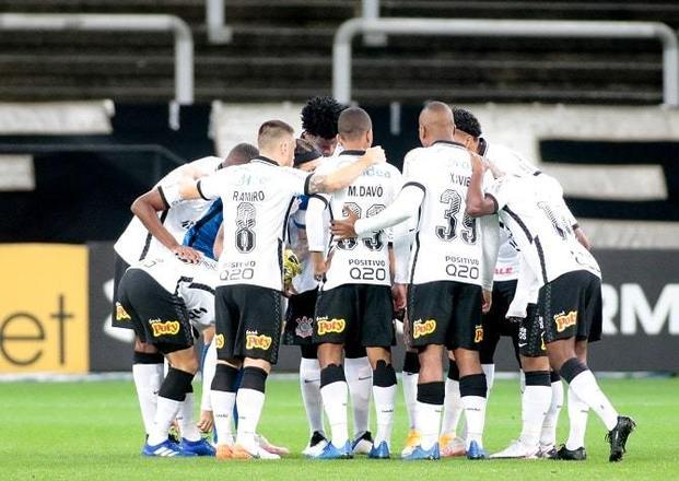 10&ordm; colocado &ndash; Corinthians (30 pontos) &ndash; 24 jogos / 0,020% de 
chances de t&iacute;tulo; 4,3% para vaga na Libertadores (G6); 9,0% de chance 
de rebaixamento