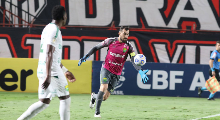 10° colocado - CUIABÁ (29 pontos) - 22 jogos - Título: 0,040% - G6: 13,1% - Rebaixamento: 6,1%