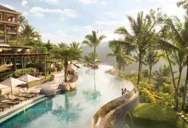 10º lugar: Abrindo o Top 10 temos o hotel Padma Resort Ubud. Localizado em Payangan, na Indonésia, ele oferece acomodações de luxo rodeadas por uma área verde exuberante e playground para as crianças.