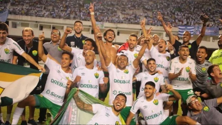 10º lugar - Cuiabá: 13 títulos nesse século / Campeonato Mato-Grossense 2003, 2004, 2011, 2013, 2014, 2015, 2017, 2018, 2019, 2021 e 2022; Copa Verde 2015 e 2019 (foto)