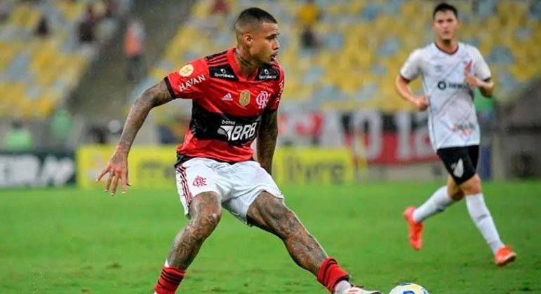 10° lugar: Kenedy (atacante - 25 anos - Flamengo): queda de 3 milhões de euros (R$ 19,4 milhões) / valor de mercado atual: 7 milhões de euros (R$ 45,2 milhões)