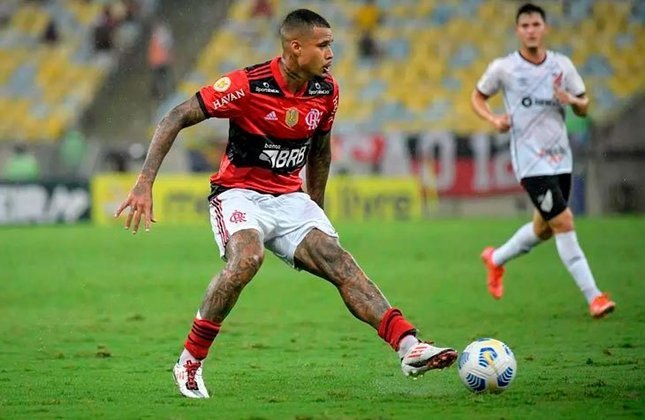 10° lugar: Kenedy (atacante - 25 anos - Flamengo): queda de 3 milhões de euros (R$ 19,4 milhões) / valor de mercado atual: 7 milhões de euros (R$ 45,2 milhões)