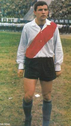 10º lugar - Luis Artime - 28 gols: O ex-atacante, que defendeu o Palmeiras nos anos 60 e o Fluminense no início dos anos 70, brilhou mesmo com a camisa do Nacional, do Uruguai. O argentino foi campeão da Libertadores de 1971 com o time uruguaio.