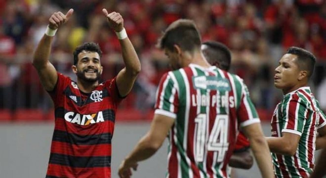 10ª RODADA - Flamengo (23 pontos) - Vitória por 2 a 0 no Fla-Flu fez o Rubro-Negro aumentar para cinco sua 'gordura' na liderança. O Sport assumiu na ocasião a segunda colocaç