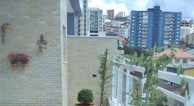 108476- jardim na varanda com vasos viva-decora