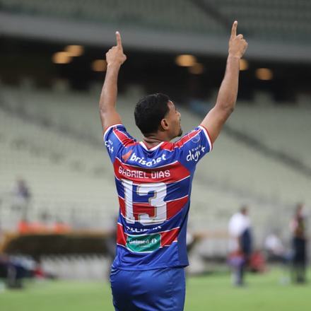 9&ordm; colocado &ndash; Fortaleza (30 pontos) &ndash; 24 jogos / 0.010% de chances 
de t&iacute;tulo; 3,5% para vaga na Libertadores (G6); 10,6% de chance de 
rebaixamento
