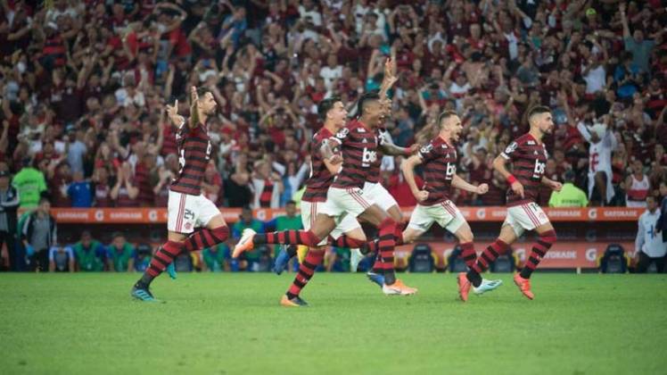 12º - 61.202 pagantes - Flamengo 2 x 0 Emelec - Libertadores de 2019 (Maracanã) - Renda: R$ 3.992.812.