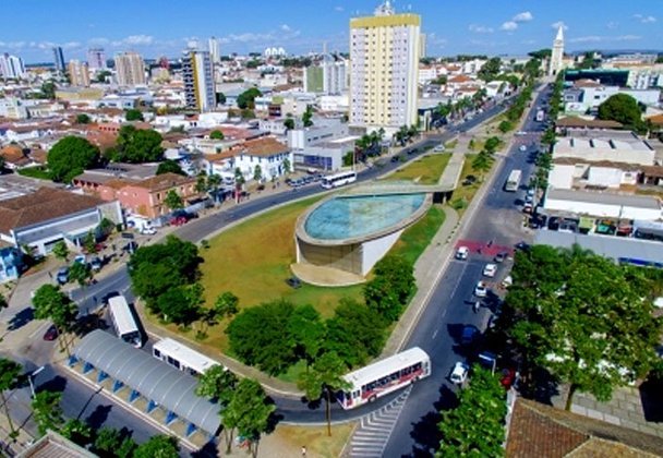 12º lugar - Araxá (MG) - 7,9 mortes a cada 100 mil habitantes. Fica a 367 km de Belo Horizonte, a 973m de altitude. Tem cerca de 109 mil habitantes.