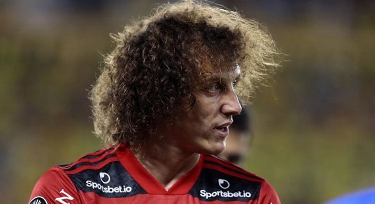 12° lugar: David Luiz (zagueiro - 34 anos - Flamengo): queda de 3 milhões de euros (R$ 19,4 milhões) / valor de mercado atual: 3 milhões de euros (R$ 19,4 milhões)