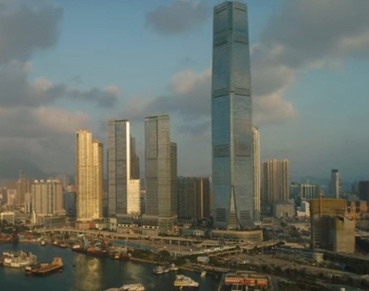 12° lugar: International Commerce Centre - País em que foi construído: China - Ano: 2010 - Altura: 484 metros