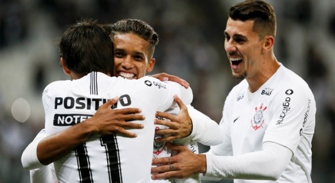 13º) Corinthians - Jogos: 72 - Vitórias: 29 - Empates: 16 - Derrotas: 27 - Gols marcados: 78 - Gols sofridos: 60 - Saldo de gols: 18 - Aproveitamento: 47,69%
(Foto: Marco Galvão/Fotoarena)