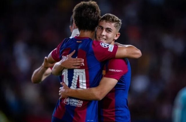 14º lugar: Barcelona - A equipe dirigida por Xavi segue em posição inalterada com relação ao mês anterior. - Foto: Víctor Salgado/FC Barcelona