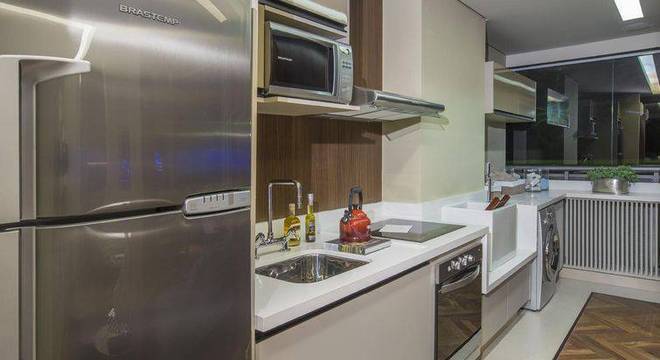 14014 Cozinhas Pequenas decorada-com-armario-branco