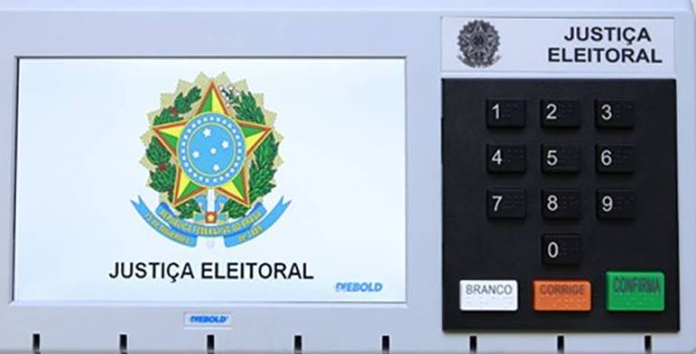 15 candidatos ao governo foram vitoriosos já no primeiro turno no Brasil. Isso aconteceu em 14 estados e no Distrito Federal. 