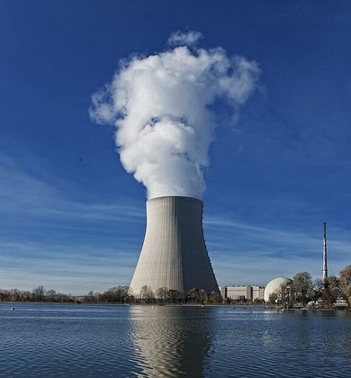 15 de abril: A Alemanha fechou suas três últimas usinas nucleares: Isar 2, Neckarwestheim e Emsland. O ato se deu depois de muitos anos de manifestações de ativistas e discussões sobre independência energética.