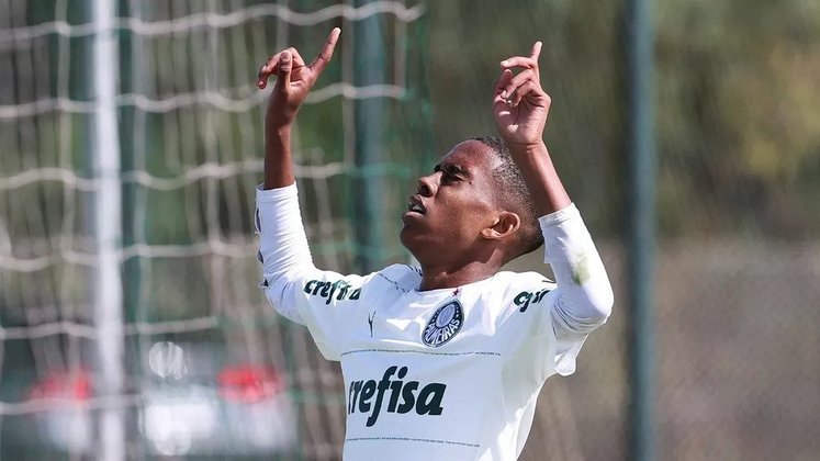 Promessa da base, Estêvão assina primeiro contrato profissional com o  Palmeiras 