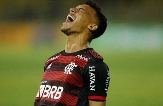 16º lugar (empate entre cinco nomes): Victor Hugo (meio-campista – Flamengo – 18 anos) – valor de mercado: 13 milhões de euros (R$ 71,8 milhões).