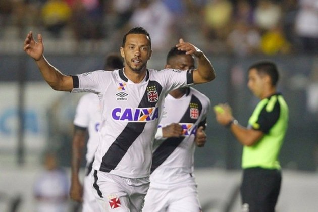 16º - Vasco 1x0 Madureira - Carioca 2016 - Depois de uma cobrança de lateral de Madson, Formiga cortou para a entrada da área, e Nene não desperdiçou. 