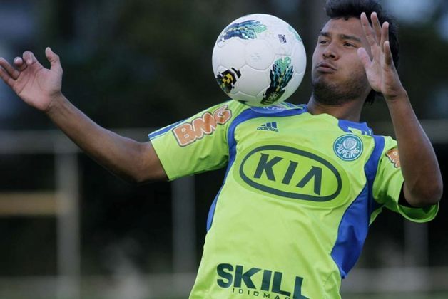 16º - Vinicius - Palmeiras - meia: estreou em 2010 com 16 anos e 9 meses