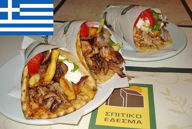 17º lugar - Gyros (Grécia) - Carne assada servida num pão de pita. Como acompanhamento, verduras e molhos. Os mais comuns acompanhamentos são o tomate, a cebola e o molho tzatziki.