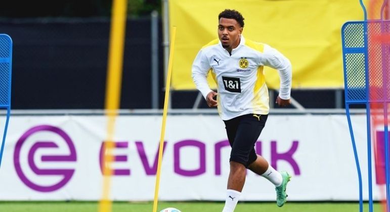 18° lugar - Donyell Malen (22 anos) - Atacante - Contratado pelo Borussia Dortmund - Ex-time: PSV - Valor da transferência: 30 milhões de euros (R$ 183 milhões).