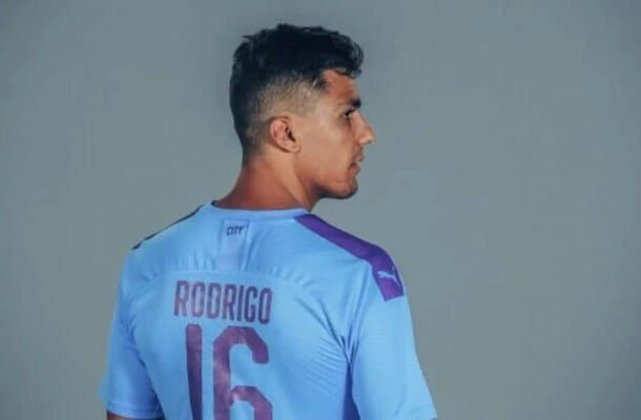 18º lugar: Rodri (27 anos) - O meio-campista espanhol do Manchester City tem valor de mercado estimado em 121,8 milhões de euros (R$ 652 milhões). = Foto: Divulgação/Manchester City