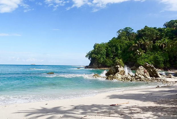 18 - Playa Manuel Antonio — Costa Rica - Situada na costa pacífica da Costa Rica, na província de Puntarenas