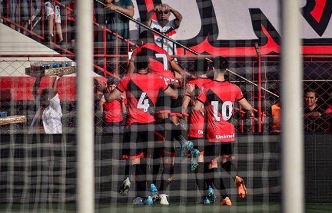 19º lugar: ATLÉTICO-GO (22 pontos) - 24 jogos - Libertadores: 0.003% / Sul-Americana: 1.1% / Rebaixamento: 75.3%