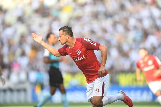 19º lugar - Leandro Damião - 15 gols em quatro edições da Libertadores.