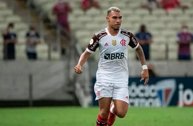 19º lugar: Matheusinho (lateral-direito - Flamengo - 21 anos) / valor de mercado: 8 milhões de euros (R$ 51,6 milhões)