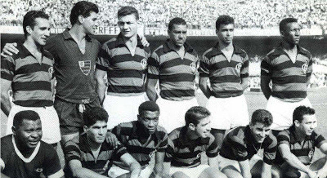 1961 - Corinthians 7 x 2 Flamengo - Em amistoso realizado na noite de 25 de fevereiro de 1961, na Fazendinha, o Timão ganhou por 7 a 2. Rafael, Miranda, Bataglia, Joaquinzinho, Neves (2) e Felício balançaram as redes para o Alvinegro.