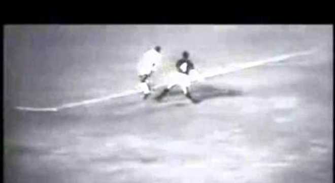 1961 - Flamengo 1 x 7 Santos - O Santos não deu chances para o Fla em pleno Maracanã e aplicou uma goleada pelo Rio-SP. Pelé (3), Pepe (2), Coutinho e Dorval, marcaram para a equipe santista. 