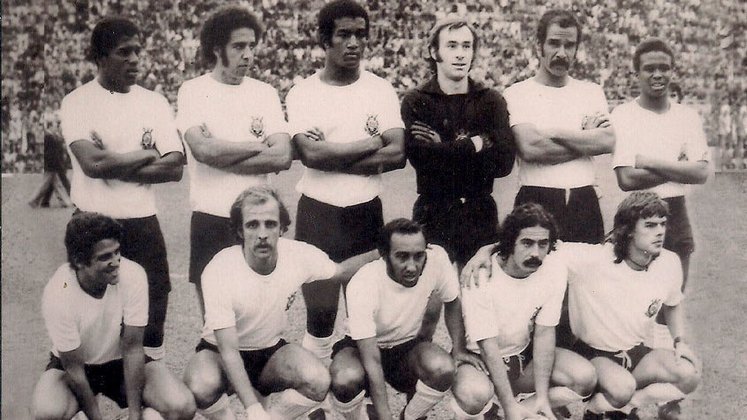 1974: estreia na primeira fase (grupo B) CEUB (Brasilia) 1 x 2 Corinthians – Mané Garrincha (Corinthians terminou eliminado na segunda fase, ficando em quarto no grupo 2)