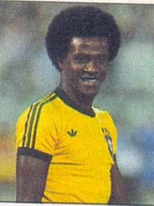 1978 - Por conta das boas atuações no Palmeiras, Jorge Mendonça foi convocado para a seleção no ano do Mundial. Primeiro seria reserva de Zico, mas depois firmou-se como titular.
