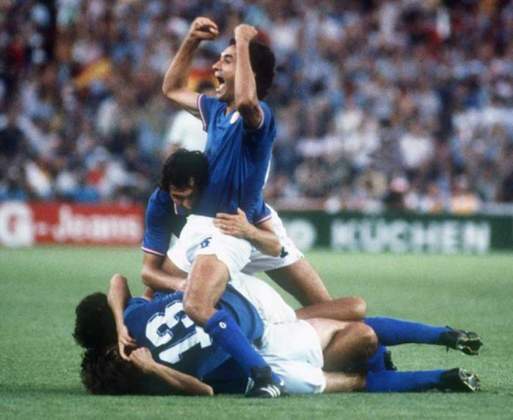 1982 - Campeão da Copa do Mundo: Itália (3º título)