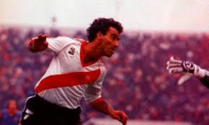 1986 - Antonio Alzamendi (River Plate) / 2º lugar: Careca (São Paulo); 3º lugar: Romerito (Fluminense)
