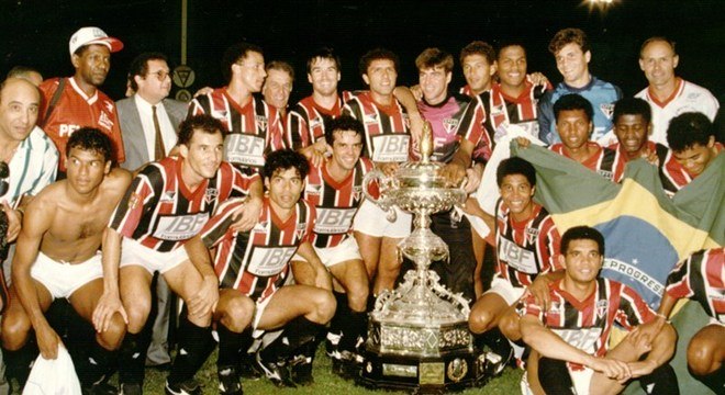 1992 - São Paulo 4 x 0 Real Madrid - Também em agosto de 1992, o São Paulo atropelou outro gigante espanhol para ser campeão do Troféu Ramón de Carranza, em Cádiz, na Espanha. Gols de Elivélton, Raí e Muller (2).