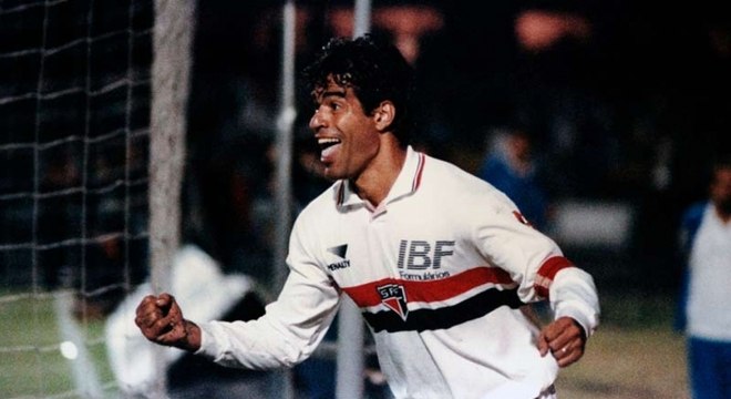 1993 - São Paulo 5 x 1 Universidad Católica - Uma das goleadas mais fantásticas da história do São Paulo foi na partida de ida da final da Libertadores de 1993: 5 a 1 na Universidad Católica, gols de López (contra), Vítor, Gilmar, Raí e Müller.