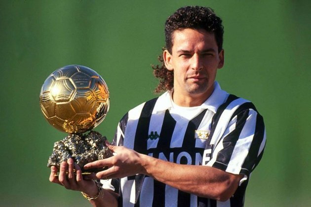 1994 - Bola de Ouro: Roberto Baggio (Itália) / Poucas vezes a 'maldição' do Bola de Ouro foi tão cruel com um jogador como foi com Baggio. Além de ter perdido o título mundial para o Brasil, o craque foi responsável por perder o pênalti decisivo, isolando a bola de forma inexplicável. 