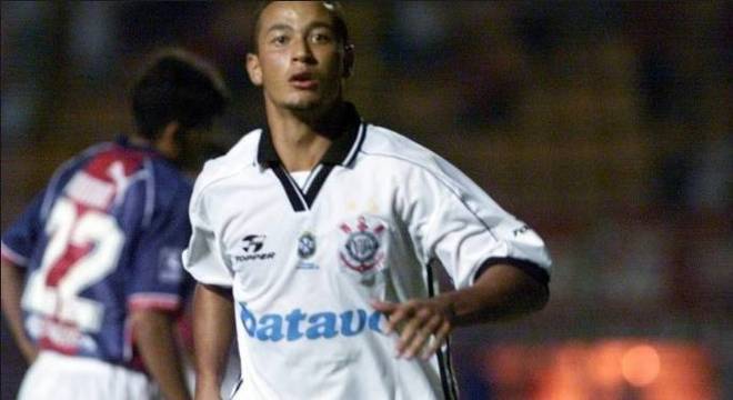 1998 - Corinthians 8 x 2 Cerro Portenho-PAR - A maior goleada do Corinthians na histria da Libertadores. Fernando Baiano foi o destaque marcando cinco gols. Indio, Sylvinho e Edilson completaram o placar.