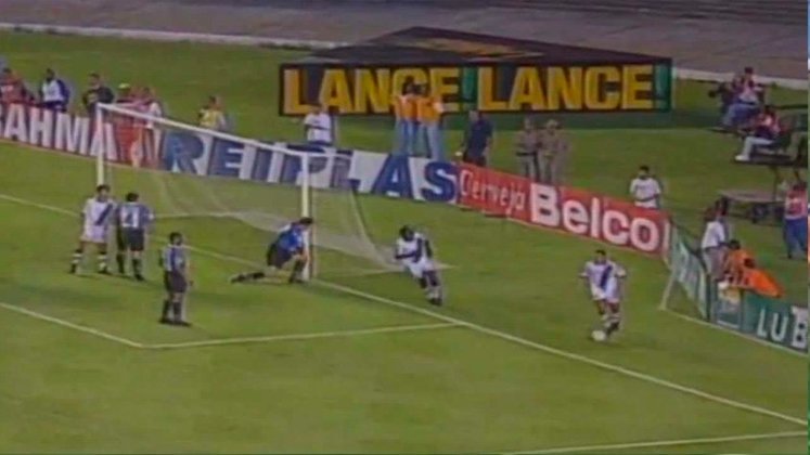 1998: estreia na primeira fase (todos contra todos) – Vasco 0 x 1 Corinthians – Maracanã (Corinthians terminou campeão) 