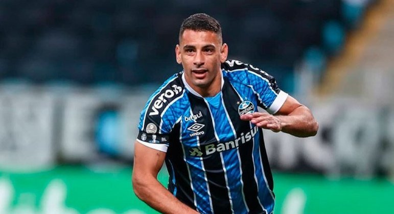 Diego Souza estava livre desde junho, quando seu contrato com o Grêmio não foi renovado