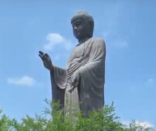 2° lugar: Buda do Templo da Primavera - País: China - Altura: 128 metros