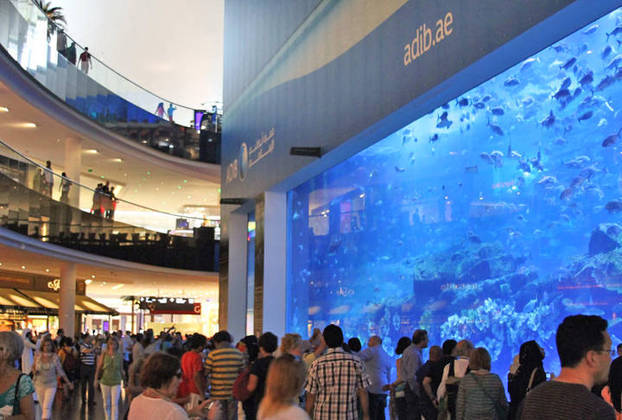 2º lugar - Dubai Mall Aquarium - Fica na capital Dubai, nos Emirados Árabes Unidos. Fica no shopping center inaugurado em 2008 