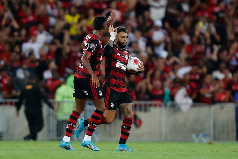 Corinthians x Flamengo: elencos somam quase 700 jogos por seleções e têm  vivência na Europa, libertadores