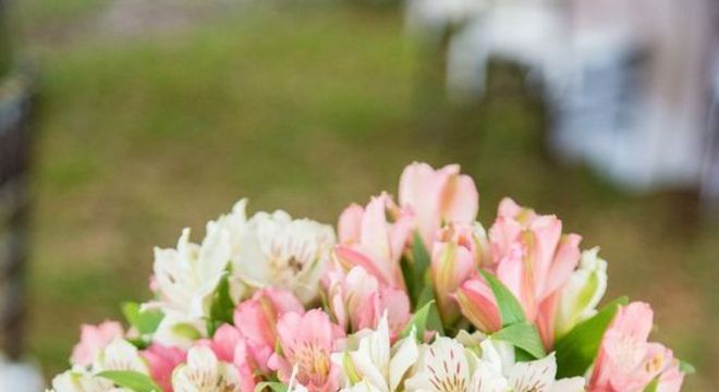 2. Vaso de astromélia rosa