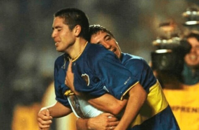 2001 - Riquelme: clássico meia argentino, levou o Boca Juniors ao título da Libertadores na temporada em que sagrou-se vencedor do prêmio - Foto: Divulgação/Boca Juniors