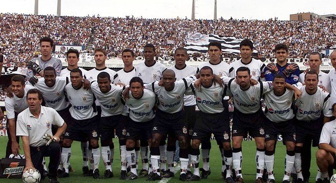 2002 - Atlético-MG 2 x 6 Corinthians - Em pleno Mineirão com 80 mil pessoas, o Corinthians não se intimidou e venceu o Galo por 6 a 2, em jogo válido pelas quartas de final do Brasileiro. O intervalo, que acabou 2 a 2, dava impressão de um jogo equilibrado. Mas com uma tarde inspirada de Gil e Deivid, o Timão aplicou a goleada histórica.